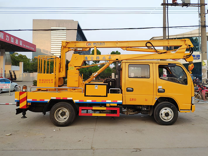 東風多利卡高空作業車