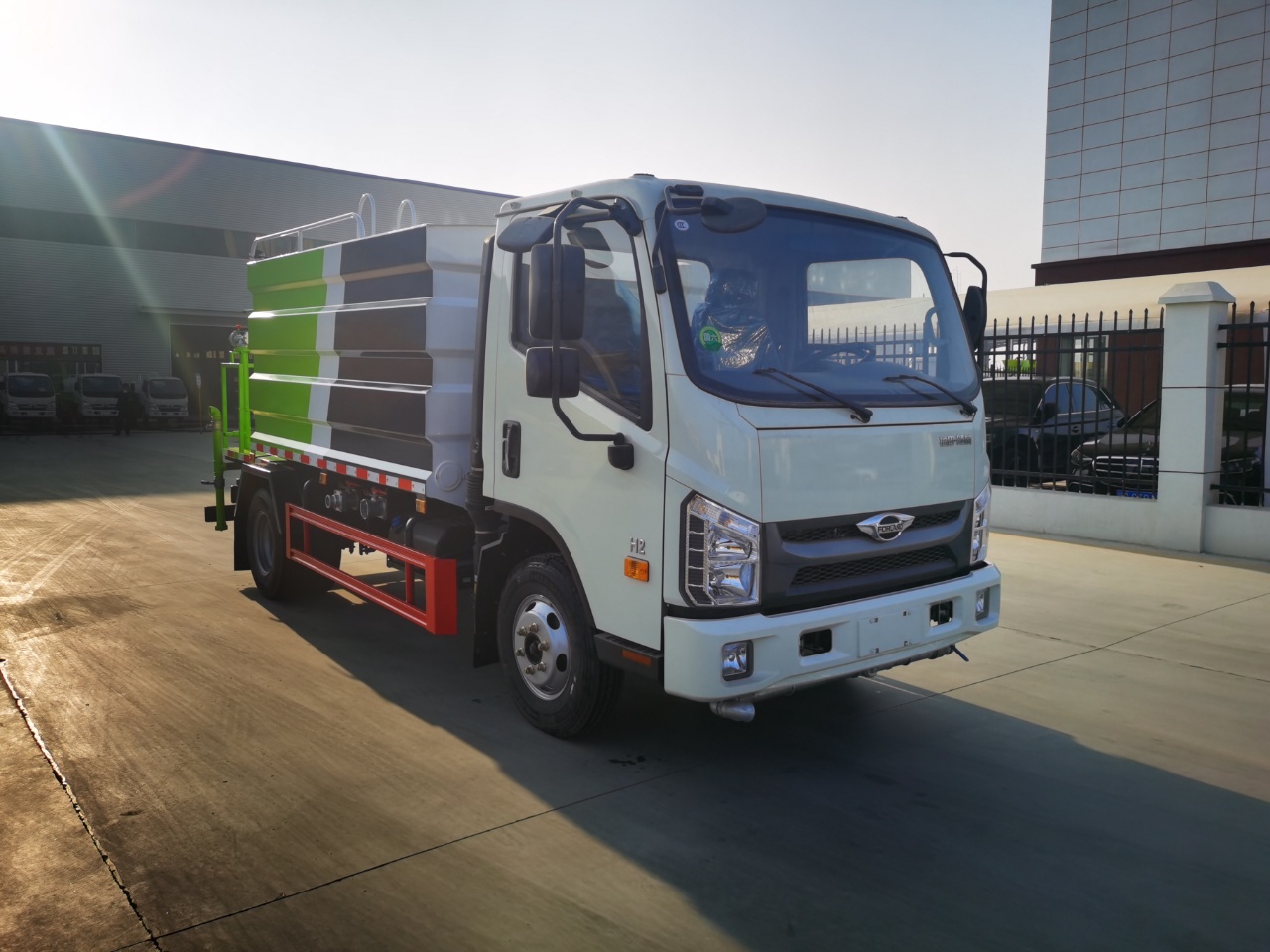 (藍(lán)牌)7.4方抑塵車(chē)